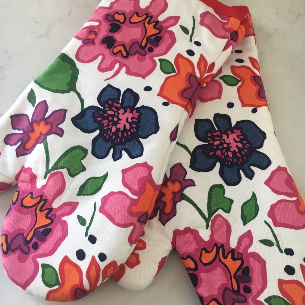 Kate Spade All in Good Taste 2 Oven Mitts Floral - Picture 4 of 5